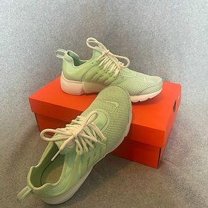 Nike pesto